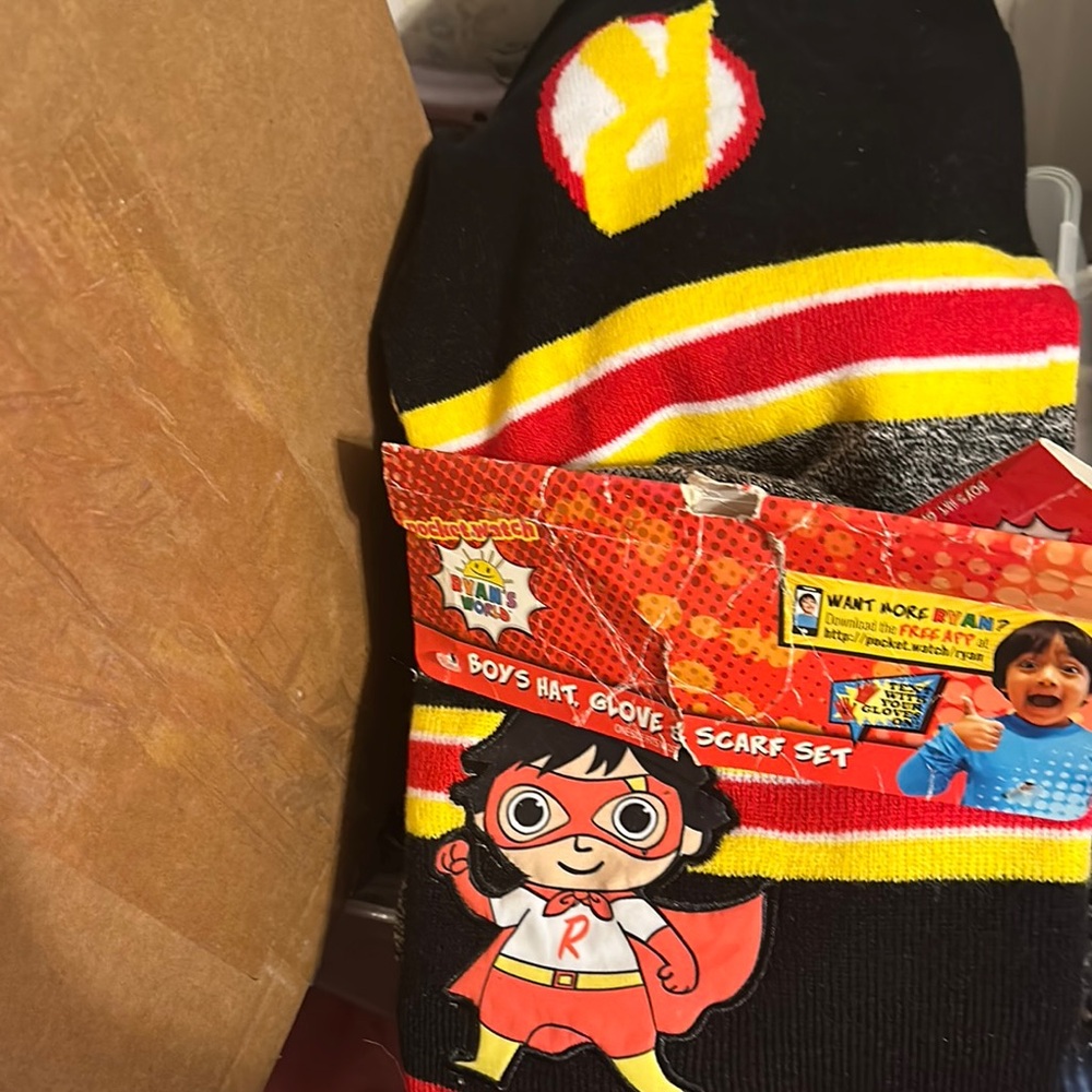 Superhero Boys Hat, Glove, and Scarf Set